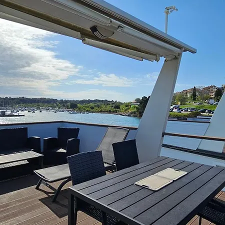 Ferienhaus Boat House Gecko Pula